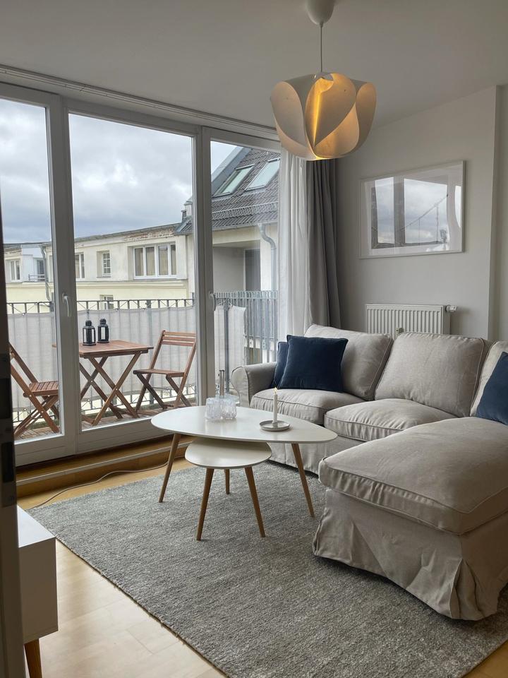 All-incl. - Cosy furnished 2-room top-floor apartment in Berlin