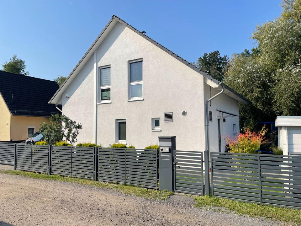 5 - ZIMMER - EINFAMILIENHAUS + MODERNES A + ENERGIEEFFIZIENZHAUS