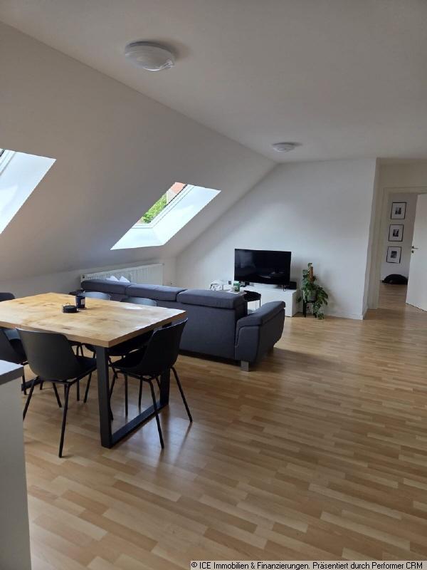 Sehr schöne helle lichtdurchflutete DG - Wohnung IN- Stadtmitte