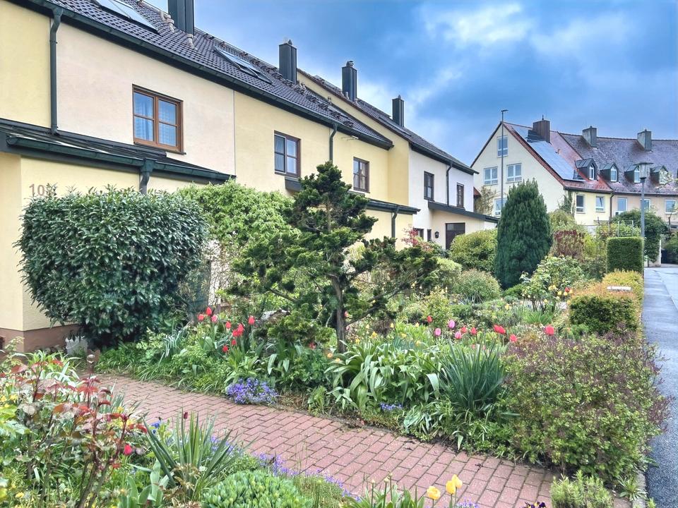 Ihr Reihenmittelhaus mit Garten, Garage und Stellplatz!