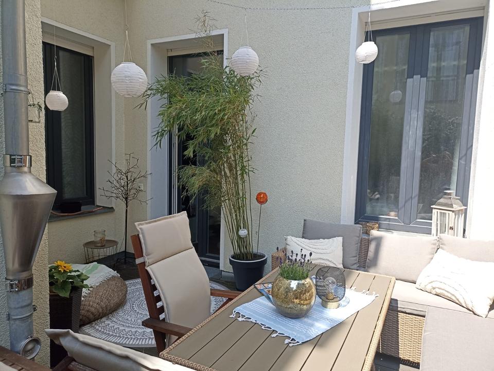 Stilvolle 3-Zimmer Altbauwohnung mit Terrasse