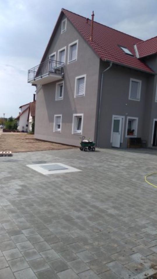 2 Zimmer Wohnung DG