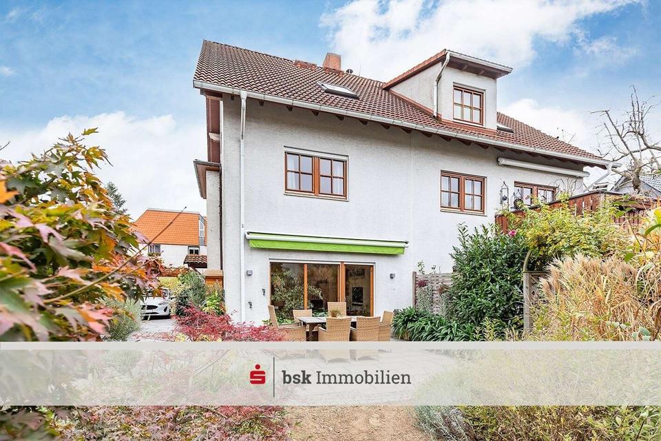 Gemütliche Doppelhaushälfte als Wohnung auf 4 Etagen mit 5 Zimmern nahe des Britzer Gartens