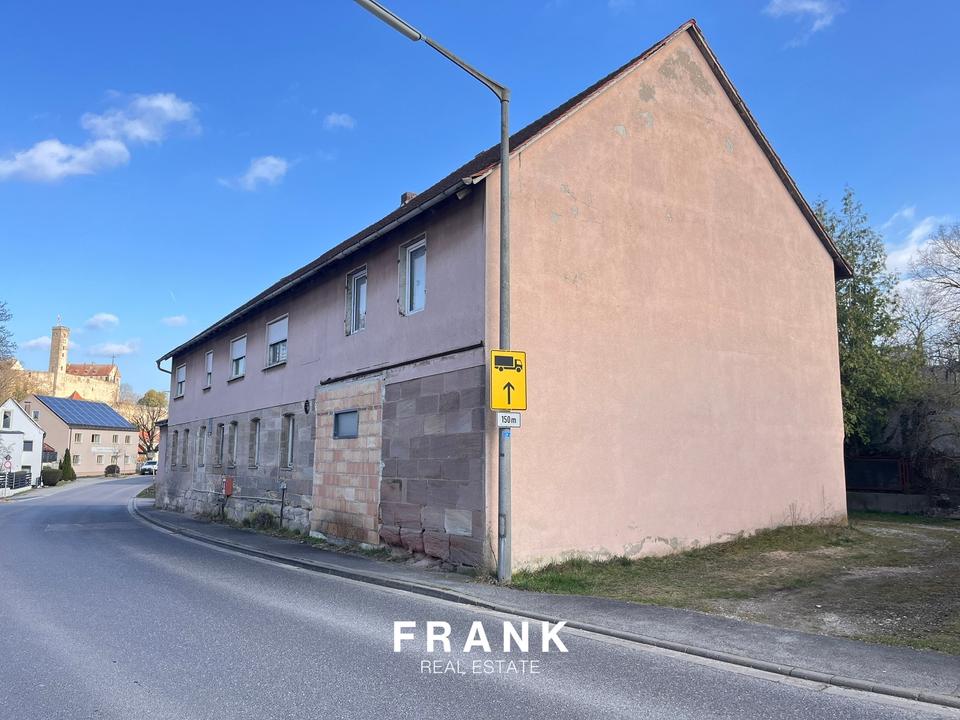 Ehemalige sanierungsbedürftige Gaststätte mit Wohnung und Nutzfläche zum sanieren und umnutzen