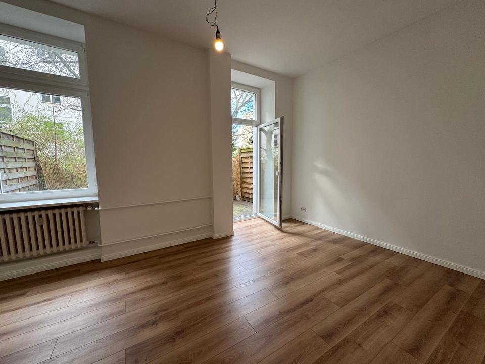Im Erstbezug - Modernisierte 3-Zimmer-Terrassenwohnung mit EBK in Mitte