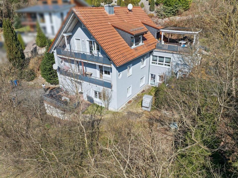 Charmantes Mehrfamilienhaus mit Potenzial in idyllischer Lage von Heigenbrücken