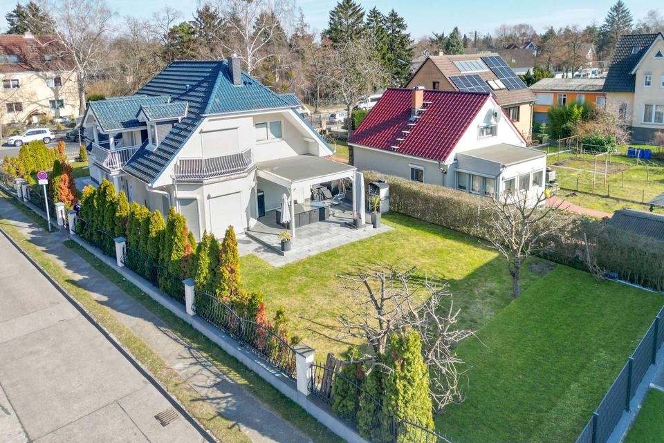 Exklusive und geräumige Villa mit modernem Komfort: Leben in Berlin-Marienfelde