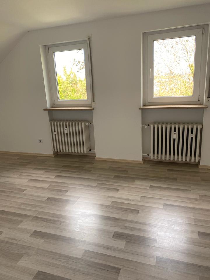Dachwohnung zu vermieten 60 qm