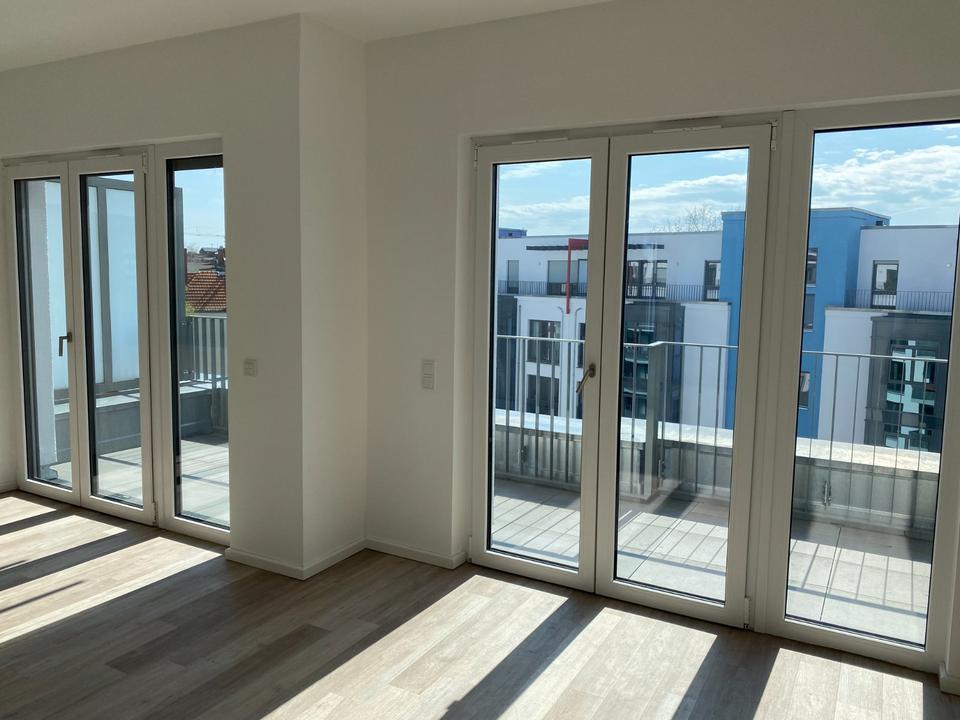 Bright 2 Room Apartment Schöneweide